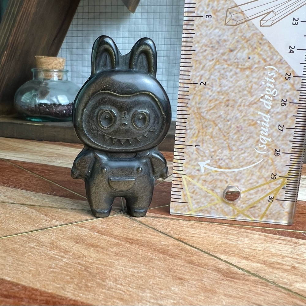 Gold sheen obsidian labubu - Picture 4 of 4